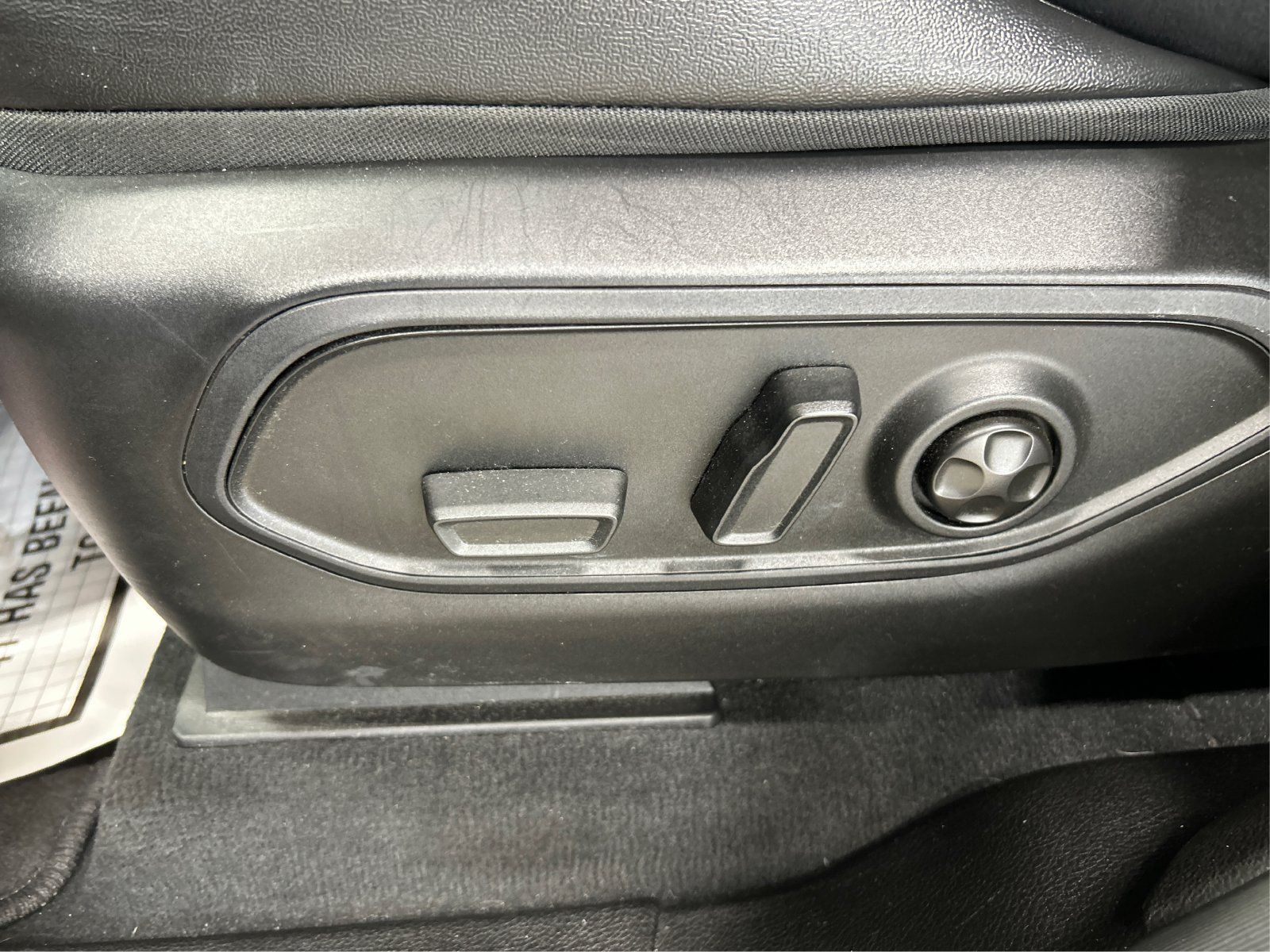 Used 2024 Jeep Grand Cherokee L Laredo AWD/4WD image 18