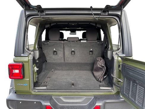 Used 2024 Jeep Wrangler Unlimited Rubicon 4xe AWD/4WD image 14