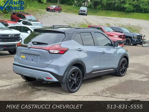 Used 2023 Nissan Kicks SR w/ SR Premium Package FWD image 5