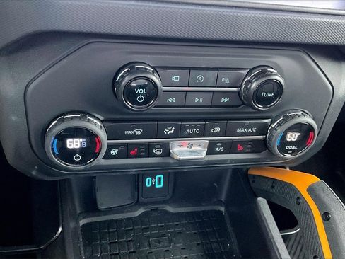 Used 2024 Ford Bronco Badlands image 30