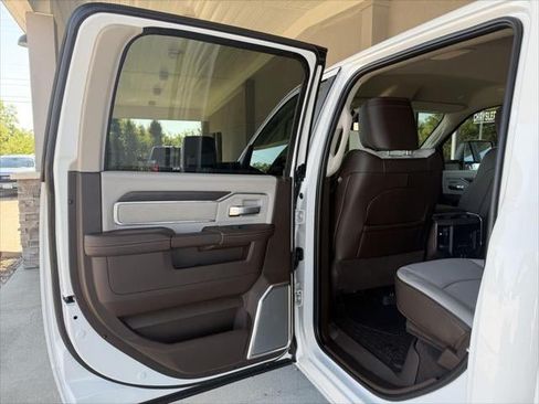 New 2026 RAM 3500 Laramie AWD/4WD image 28