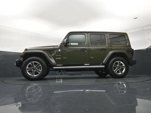 Used 2022 Jeep Wrangler Unlimited Sahara w/ LED Lighting Group AWD/4WD image 21