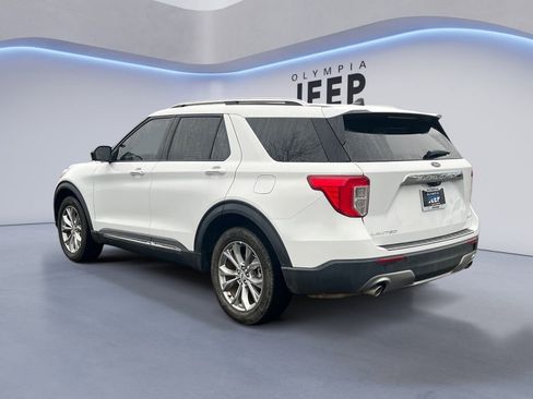 Used 2023 Ford Explorer Limited image 3