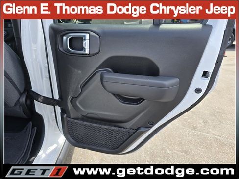 Certified 2025 Jeep Gladiator Sport AWD/4WD image 30