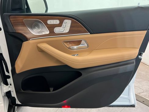 New 2026 Mercedes-Benz GLS 580 4MATIC image 24