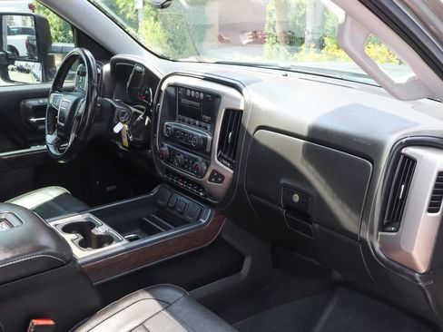 Used 2017 GMC Sierra 1500 Denali AWD/4WD image 44