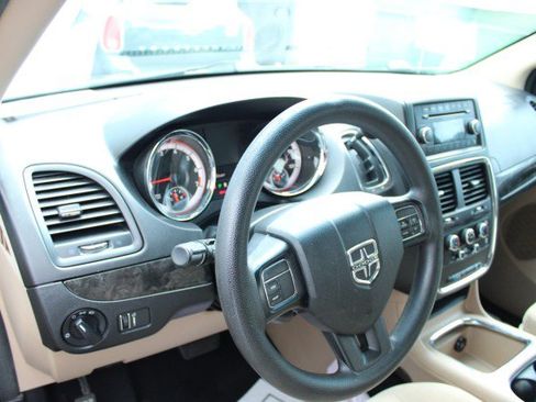Used 2015 Dodge Grand Caravan SXT FWD image 21