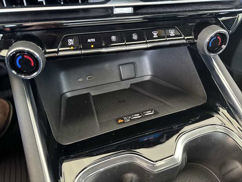 Certified 2024 Chevrolet Traverse RS w/ LPO, Floor Liner Package AWD/4WD image 39