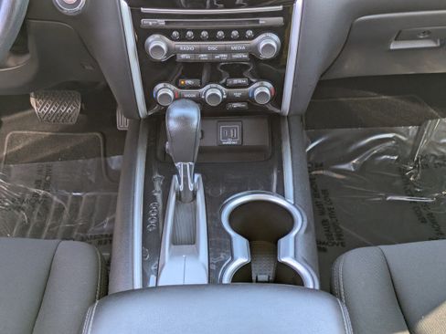 Used 2020 Nissan Pathfinder SV image 20
