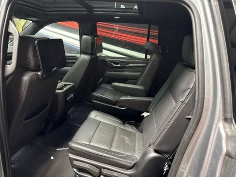 Used 2023 GMC Yukon XL Denali w/ Denali Reserve Package AWD/4WD image 12