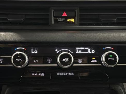 Used 2023 Honda Pilot Sport image 17