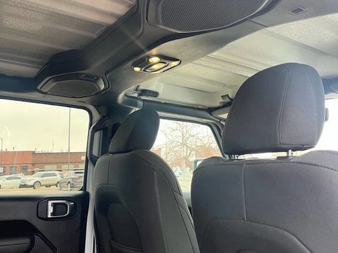 Used 2022 Jeep Gladiator Sport image 37