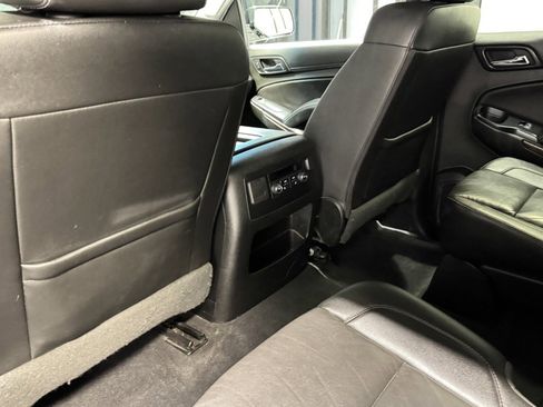 Used 2019 Chevrolet Suburban LT w/ LT Signature Package image 23
