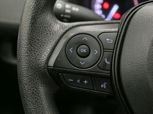 Used 2025 Toyota RAV4 XLE AWD/4WD image 32