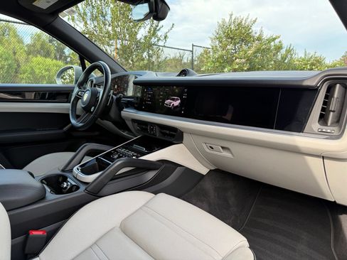 Certified 2024 Porsche Cayenne S AWD/4WD image 26