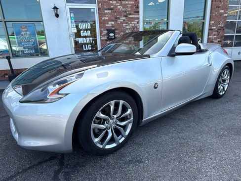 Used 2010 Nissan 370Z Touring RWD image 1