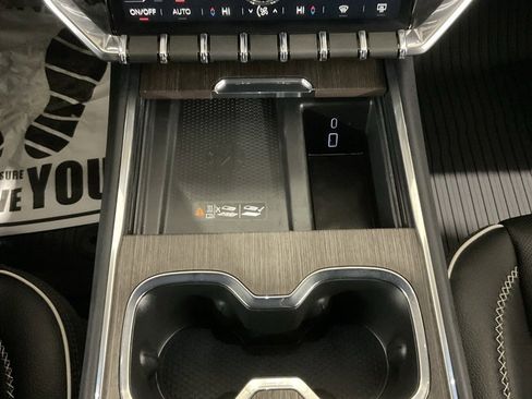 Used 2025 GMC Acadia Denali w/ Super Cruise Package image 21