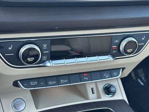 Used 2023 Audi Q5 Premium w/ Convenience Package image 20