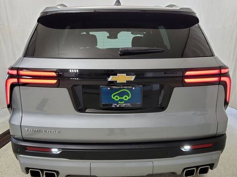 Certified 2025 Chevrolet Traverse LT FWD image 5