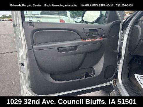 Used 2013 Chevrolet Avalanche LS AWD/4WD image 17