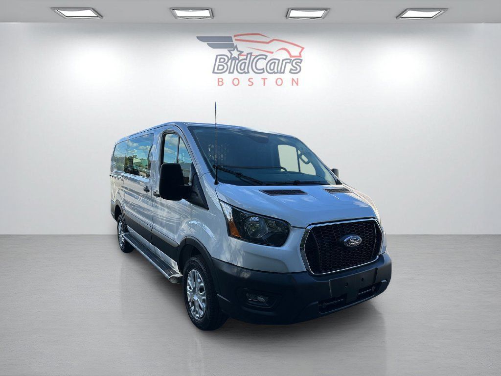 Used 2025 Ford Transit 250 Low Roof w/ Exterior Upgrade Package RWD image 3