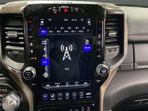 Used 2020 RAM 1500 Laramie AWD/4WD image 15