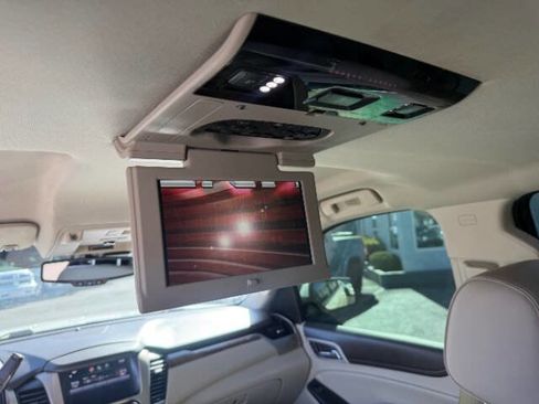 Used 2015 GMC Yukon Denali w/ Touring Package AWD/4WD image 16