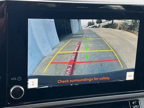 Used 2025 Toyota Camry SE image 20