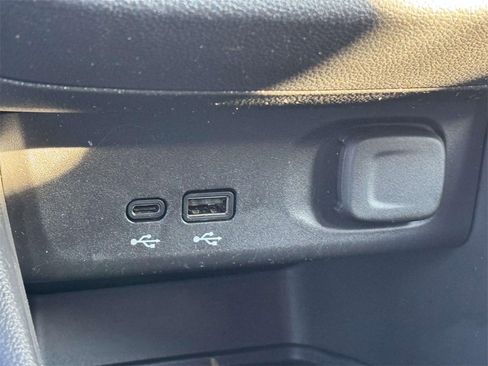 Used 2024 Buick Envista Preferred image 20