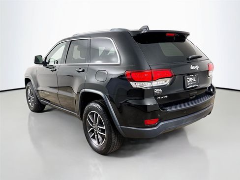 Used 2020 Jeep Grand Cherokee Laredo w/ 18" Wheel & 8.4" Radio Group AWD/4WD image 10