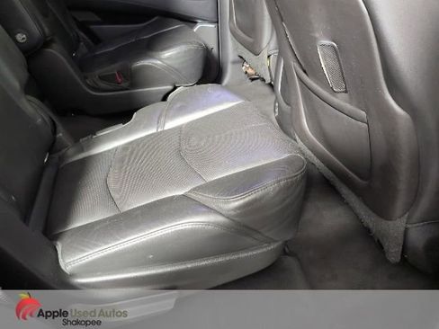 Used 2015 Cadillac Escalade Luxury image 38