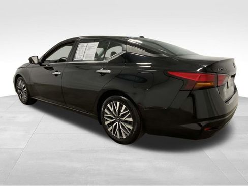 Used 2024 Nissan Altima 2.5 SV image 4
