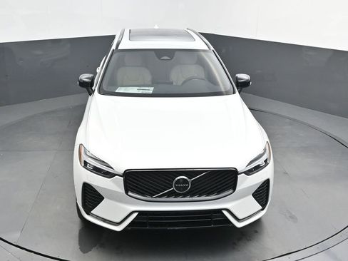 New 2026 Volvo XC60 B5 Plus w/ Protection Package Premier AWD/4WD image 29