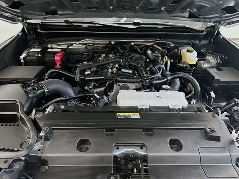 Used 2025 Toyota Tacoma TRD Off-Road image 33