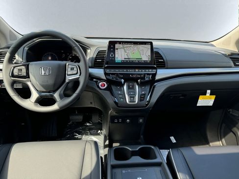 New 2026 Honda Odyssey Touring image 6