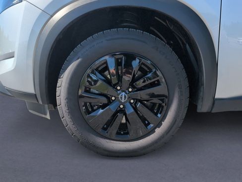 Used 2024 Nissan Pathfinder SV FWD image 28