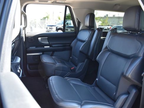 Used 2025 Ford Expedition Max Platinum w/ Driver's Package AWD/4WD image 29