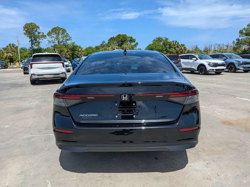 Used 2025 Honda Accord SE image 7