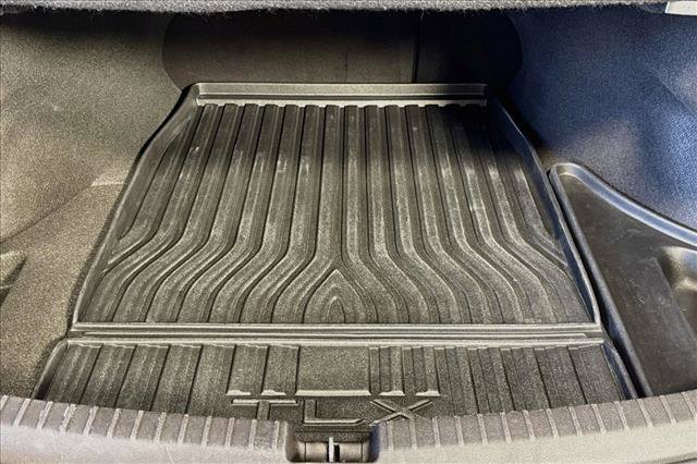 Used 2018 Acura TLX w/ Technology Package FWD image 25