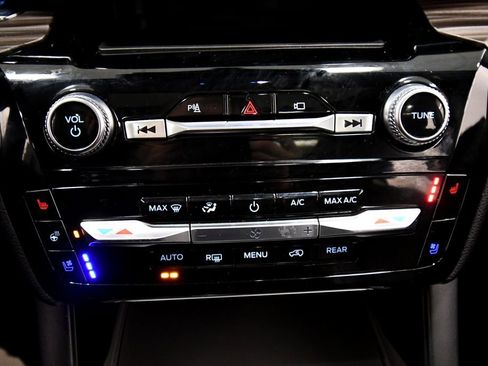 Used 2022 Ford Explorer Limited w/ Class IV Trailer Tow Package image 28