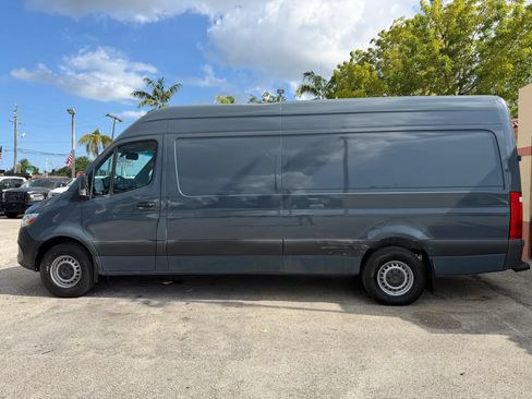 Used 2019 Mercedes-Benz Sprinter 170 image 2