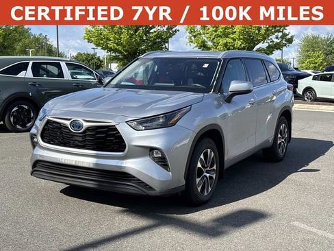 Used 2022 Toyota Highlander XLE AWD/4WD image 5