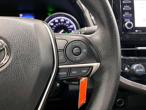 Used 2022 Toyota Camry LE image 23