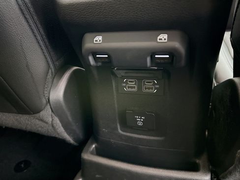 Used 2023 Jeep Wrangler Unlimited Sahara AWD/4WD image 31