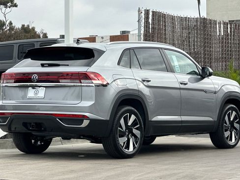 New 2026 Volkswagen Atlas Cross Sport SE FWD image 5