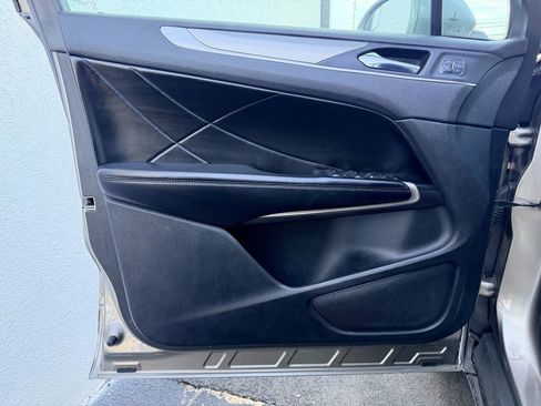 Used 2017 Lincoln MKC Premiere image 22