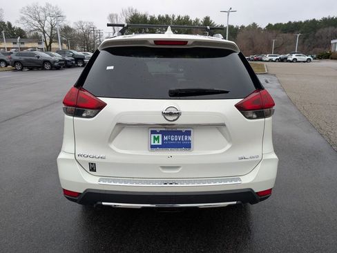 Used 2018 Nissan Rogue SL w/ Premium Package image 4