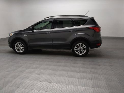 Used 2019 Ford Escape SEL image 3