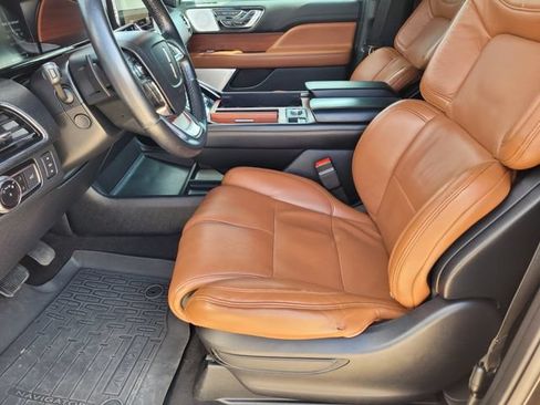 Used 2020 Lincoln Navigator Reserve w/ Equipment Group 208A Reserve AWD/4WD image 22