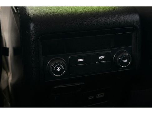 Used 2021 GMC Acadia SLE w/ Driver Convenience Package FWD image 14